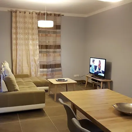 Le De La Gravette Apartment